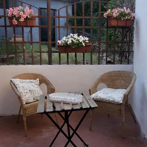 Casa Di Canfreo Lari